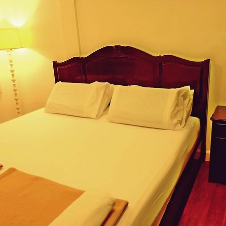 Baan Paan Sook Unitato Hostel Bangkok Exterior photo