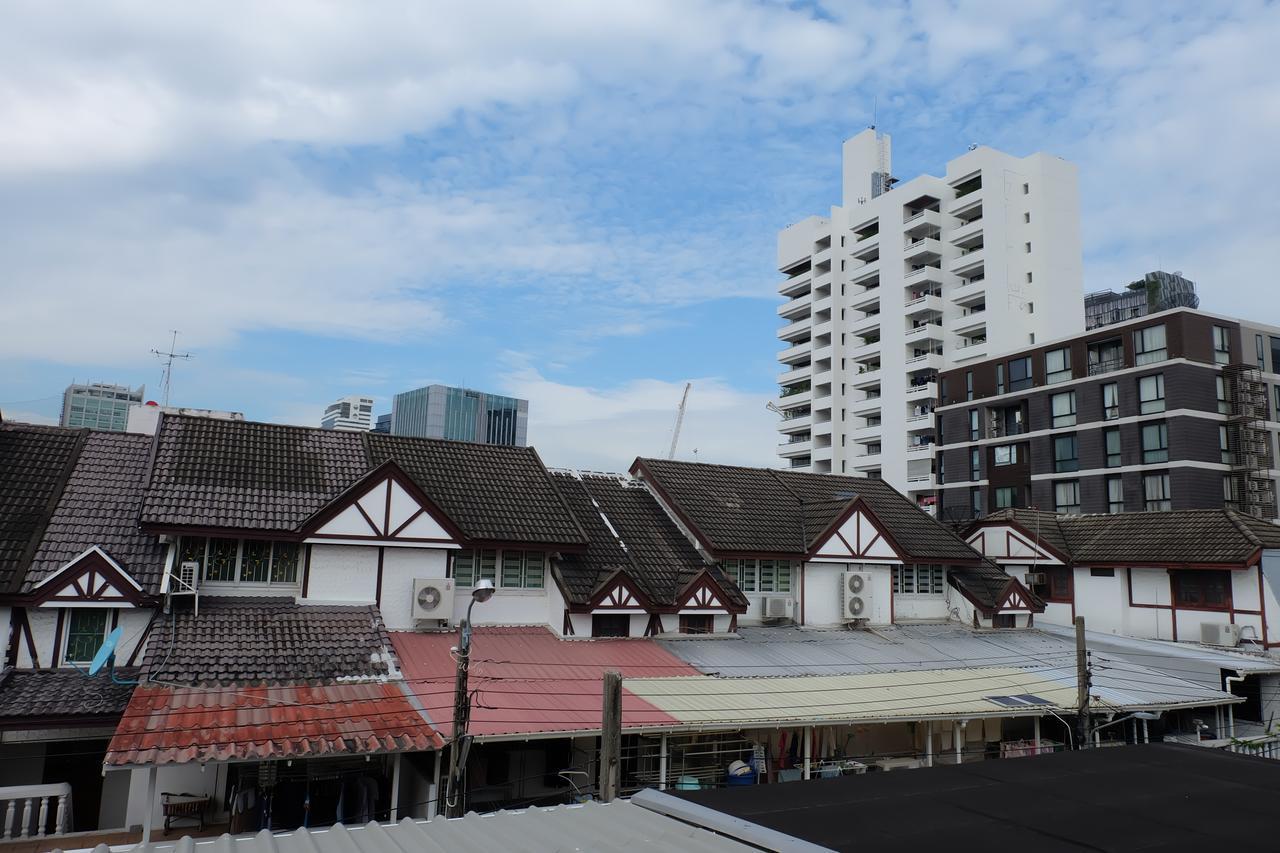 Baan Paan Sook Unitato Hostel Bangkok Exterior photo