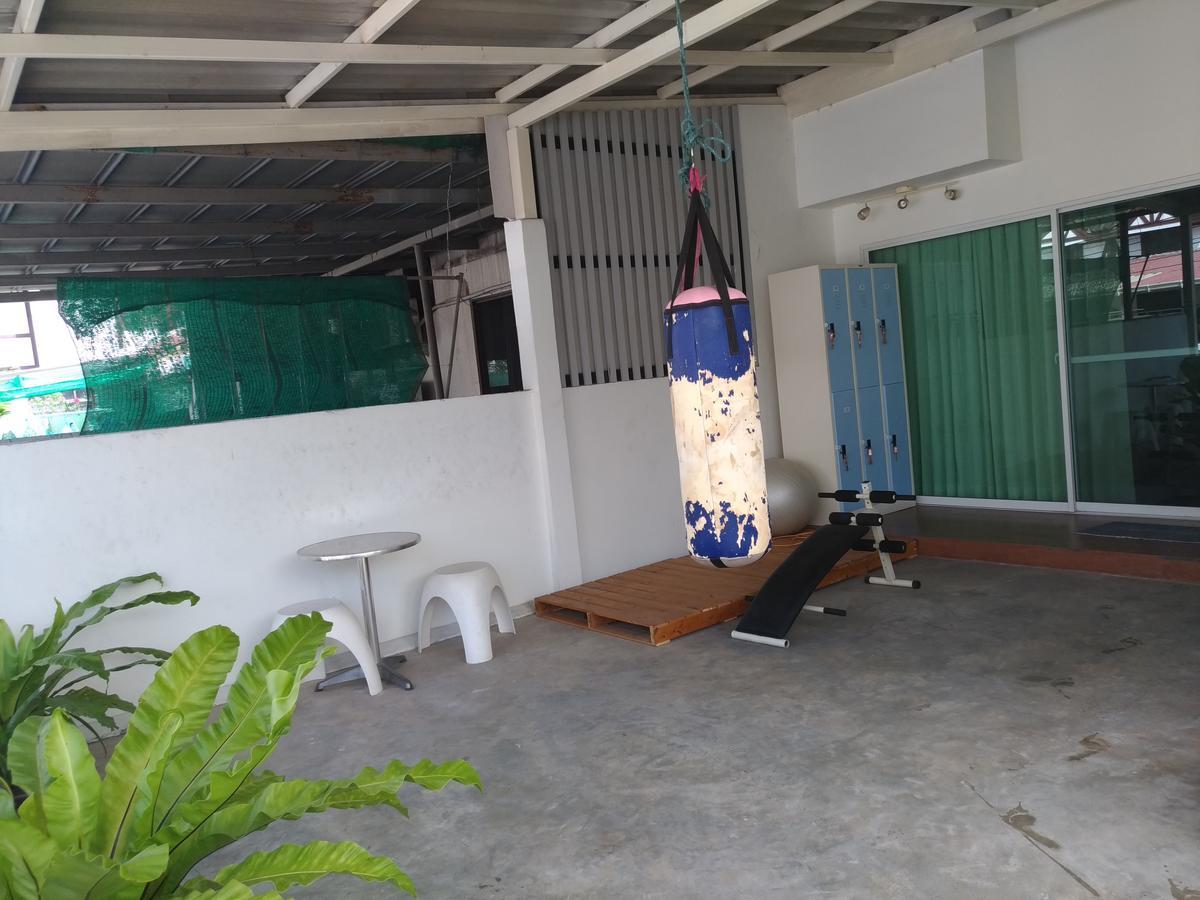 Baan Paan Sook Unitato Hostel Bangkok Exterior photo